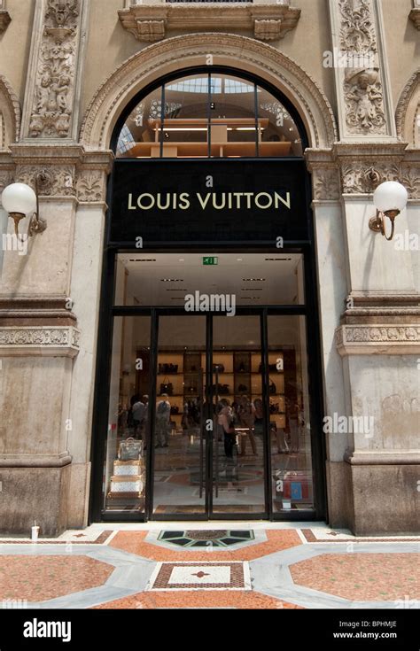 lv italy|louis vuitton in italy location.